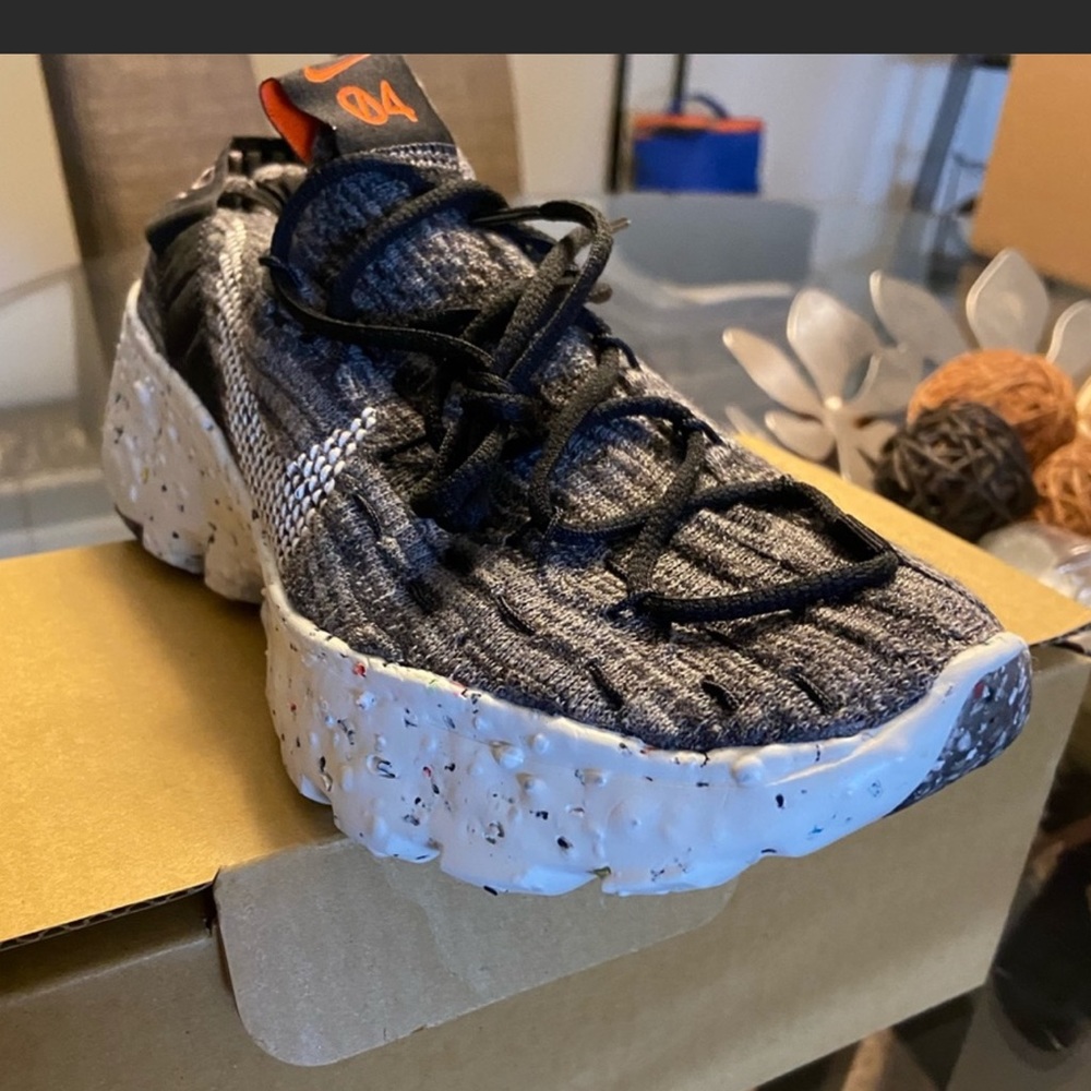 Nike Space Hippie 04